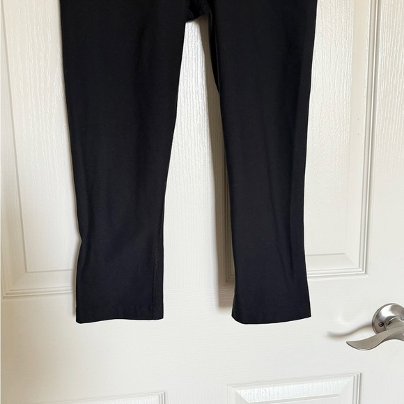 Nike: Black Crop Leggings with Form-Fitting Design - Size S - Picture 4 of 7